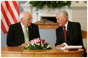 Valdus Adamkus and Dick Cheney